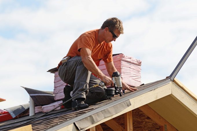Roofer in Colorado